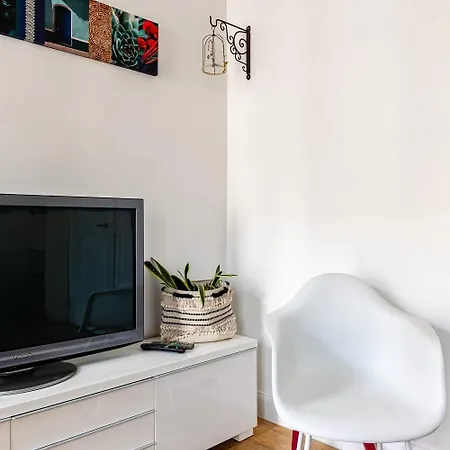 2 Avec Garage A Apartment